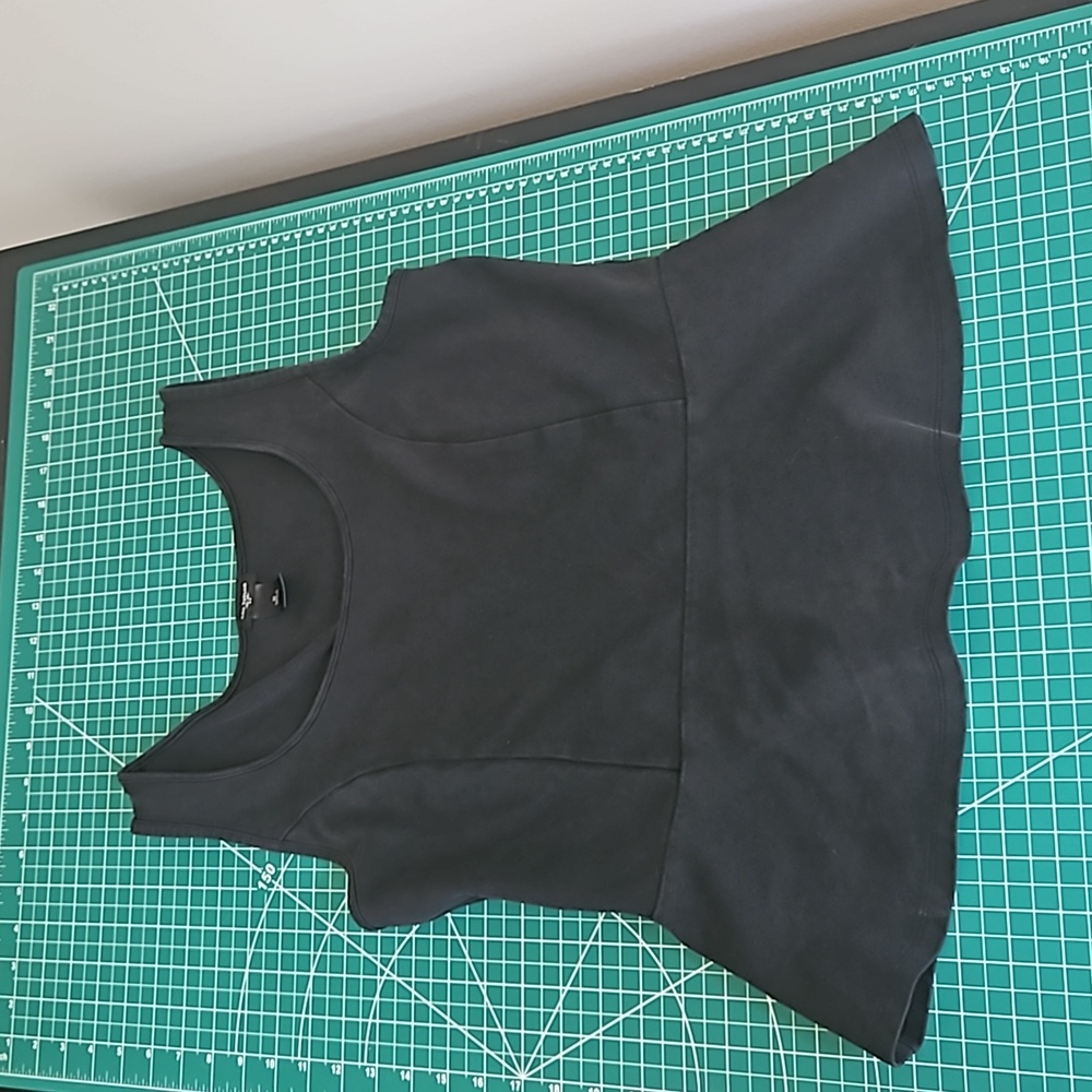 ann taylor black peplum tank medium